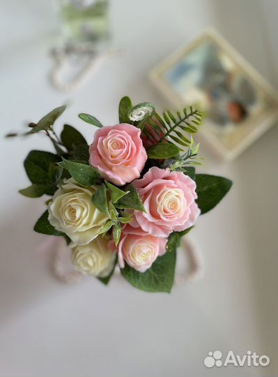 Цветочная композиция из мыльных цветов