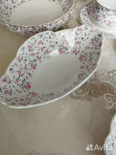 Набор столовой посуды новый