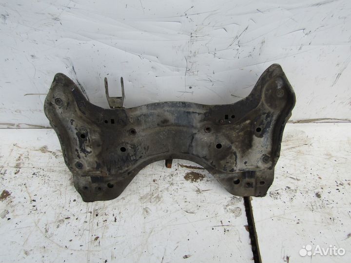 Балка двигателя передняя Peugeot 206 1999 год