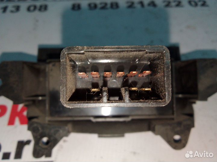 Кнопка аварийной сигнализации Kia Cerato 09-13