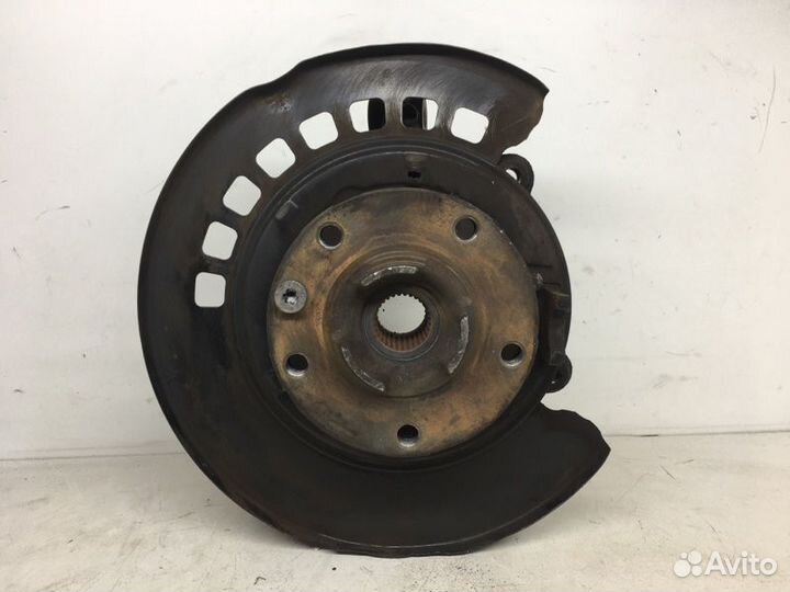 Кулак задний правый Audi Q7 3.0 FSI 2014