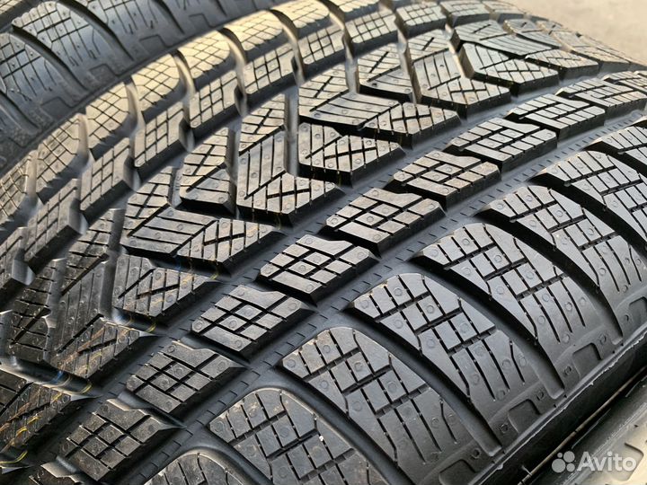 Pirelli Scorpion Winter 275/45 R21 и 315/40 R21
