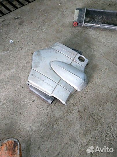 Крышка двигателя декоративная (Chrysler Crossfire)