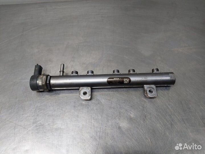 Топливная рейка левая Jeep Grand Cherokee WK2