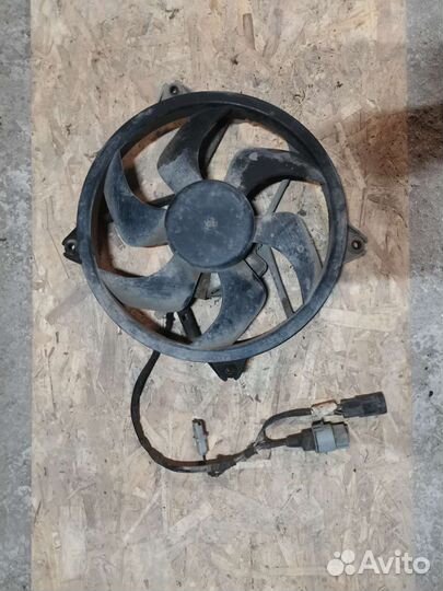 В разборе Peugeot 407 2006 года