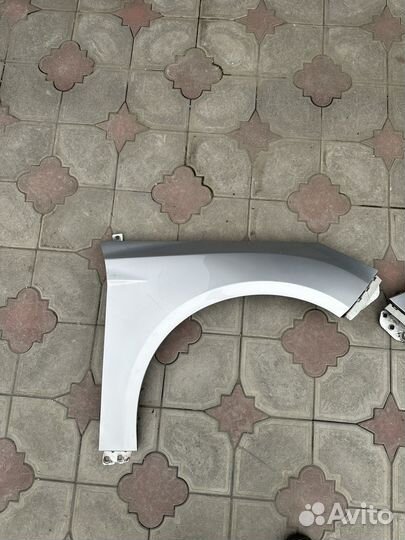 Форд фокус 3 передня левая крыло серябристый