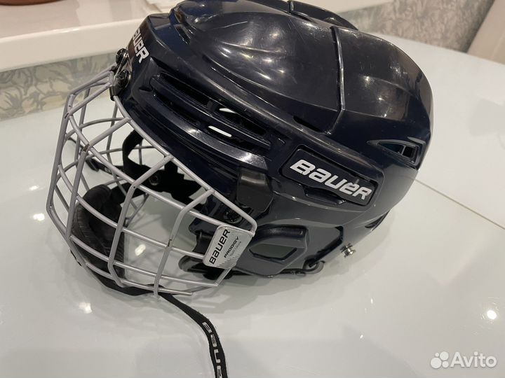 Шлем хоккейный