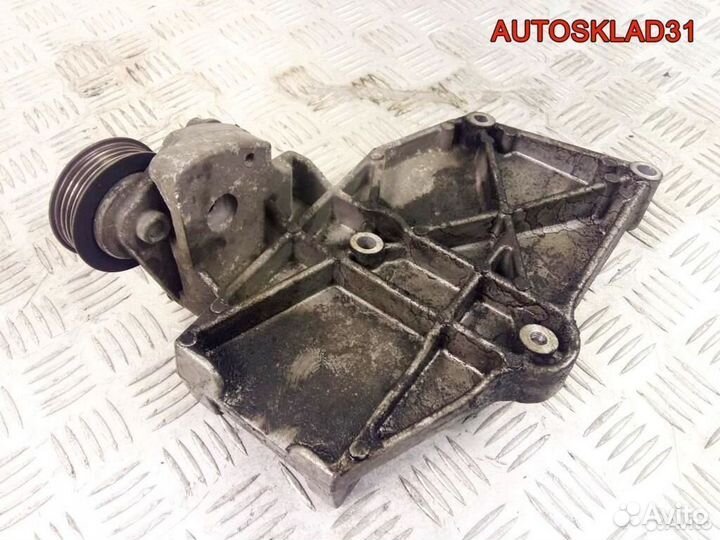 Кронштейн кондиционера VW Passat B5 AFN 028260885A