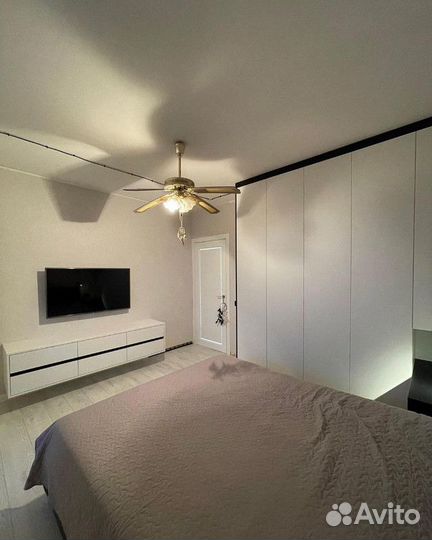 Шкаф распашной