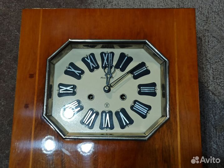 Часы Янтарь настенные с боем