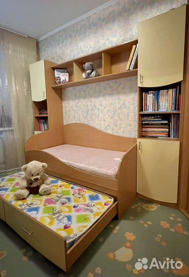 Детская спальня: кровать двухуровневая + 2 шкафа