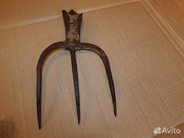 Антикварные, миниатюрные 3-х зубцовые вилы ри 19 в