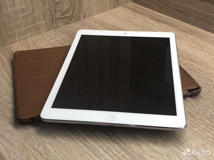 iPad air 64gb (1-го поколения)