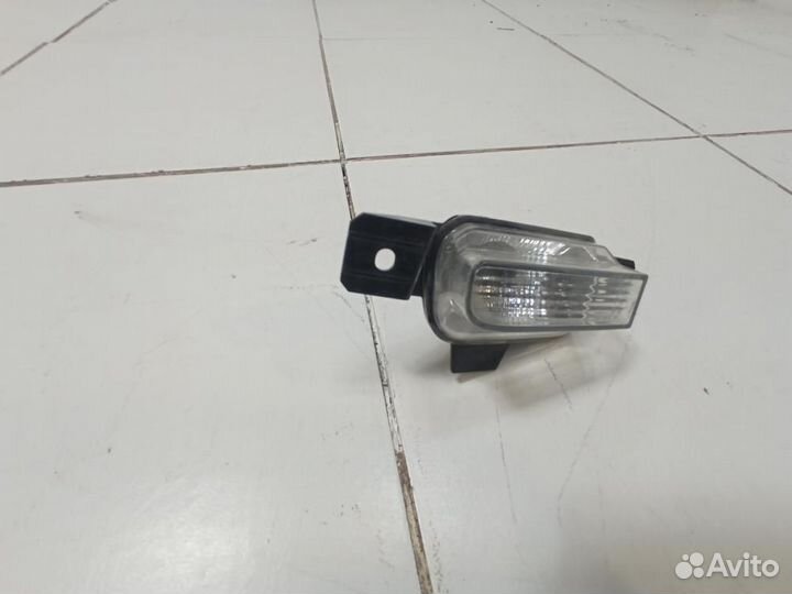 Фонарь задний в бампер левый Volkswagen Tiguan 5N1