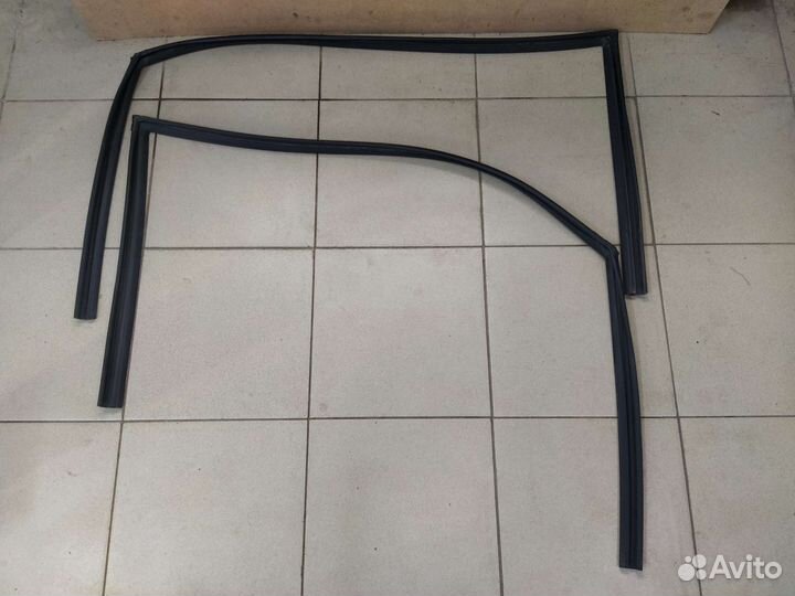 Уплотнитель стекла Киа Рио 4