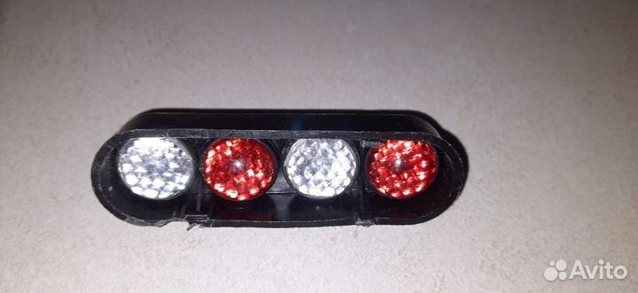 Болты рамки номера на гайке (катафот красн.+бел.)