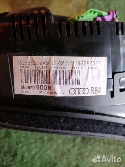 Спидометр (панель приборов) 8E0920900N Audi A4 B6