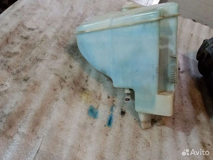 Бачок стеклоомывателя BMW3 E46