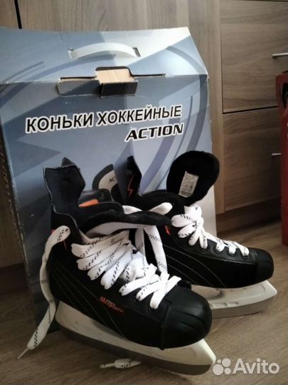 Коньки хоккейные