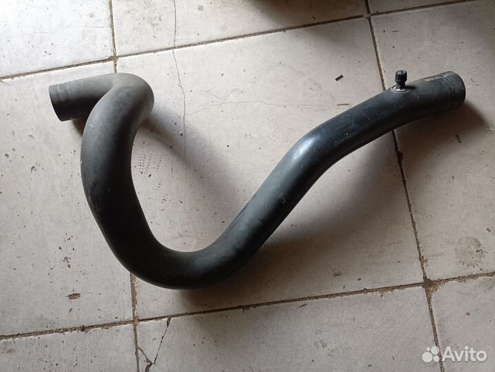 Патрубок Peugeot 407