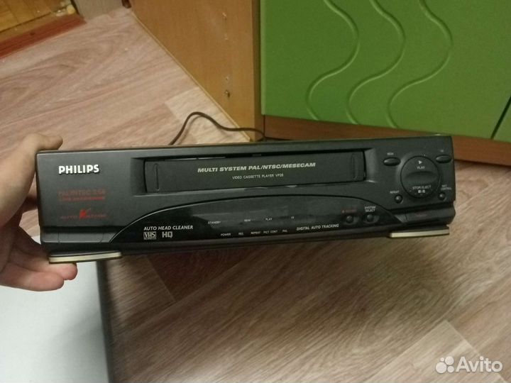 Магнитофон и dvd Phillips