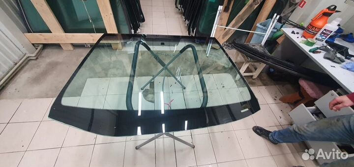 Лобовое стекло Форд Фьюжн