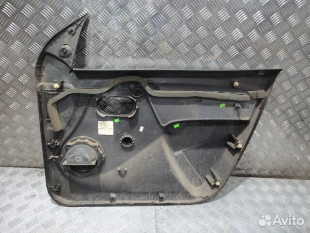 Обшивка двери Duster (12-15) пер L под мсп б\у (арт. 809015346R)