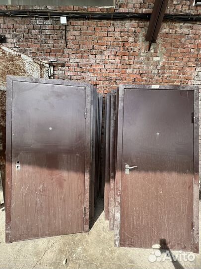 Металлические двери бу