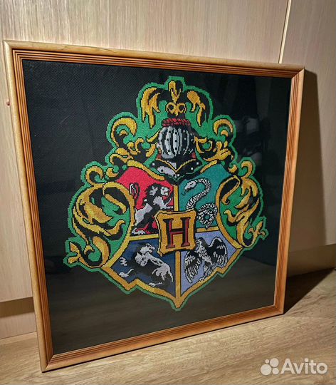 Гарри Поттер. Вышитая картина герб Хогварта