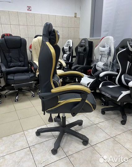 Игровое компьютерное кресло