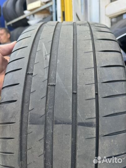 Michelin Pilot Sport 4 245/40 R18 97Y