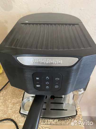 Кофеварка рожковая redmond RCM-1511