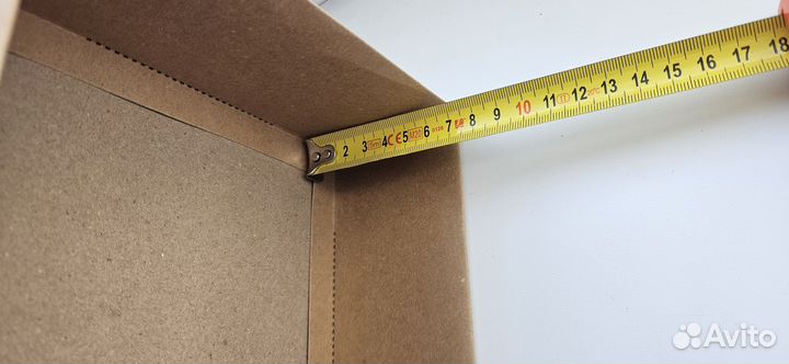 Коробка подарочная с окном 16.5х16.5