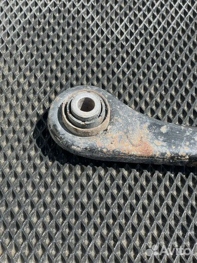 Рычаг поперечный зад/прав VW Passat cc