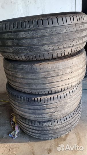 Michelin 4X4 A/T 245/60 R18