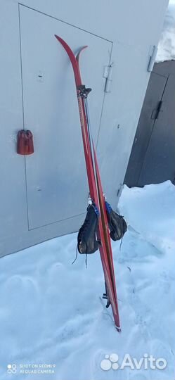 Лыжи с палками и ботинками 195
