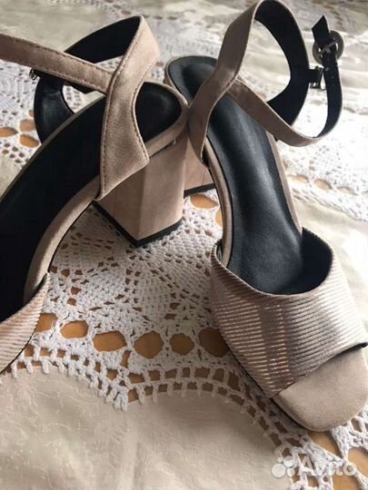 Босоножки женские. Размер 36