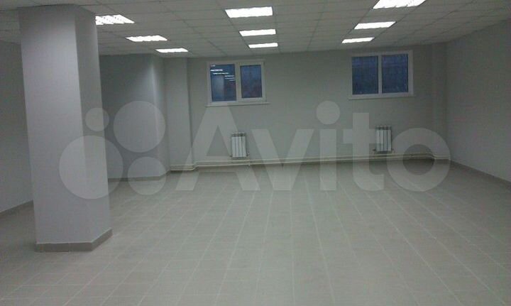 Продам торговое помещение, 425 м²