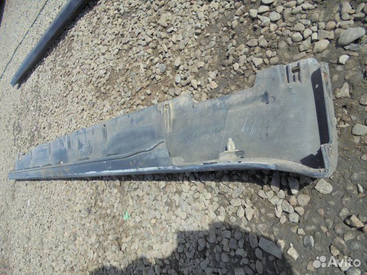 Порог пластиковый правый Honda Inspire UA3 C32A