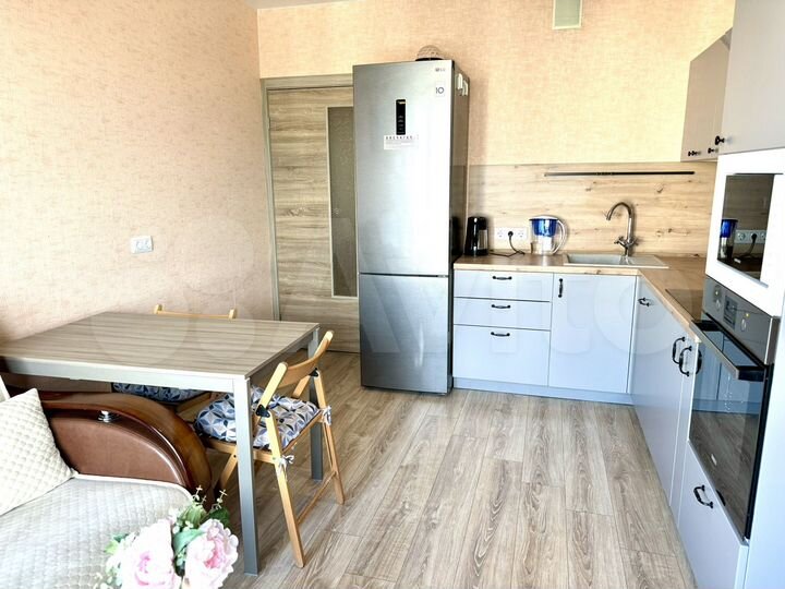 2-к. квартира, 60 м², 14/17 эт.