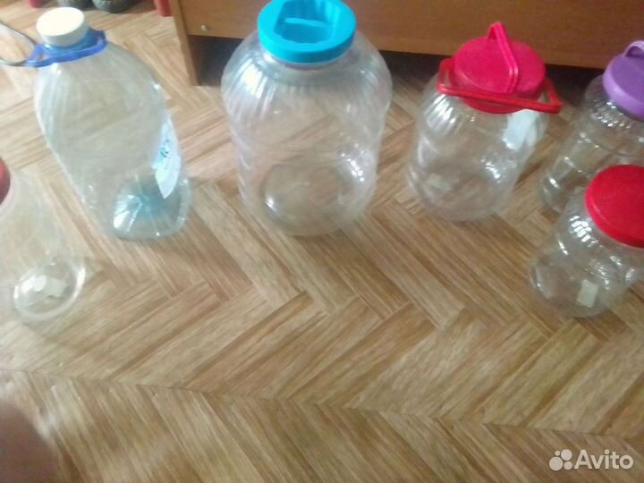 Банки пластиковые с крышкой 2-5 литров
