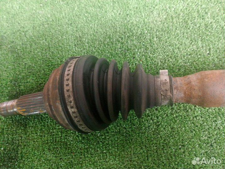 Привод Renault Logan 1.6 2017