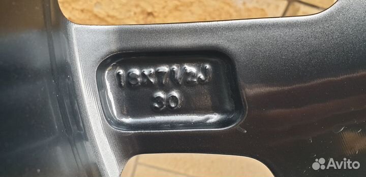 Диск колесный на toyota hilux