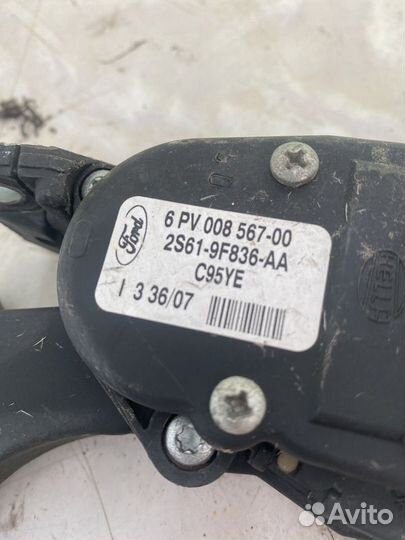 Педаль газа Ford Fusion