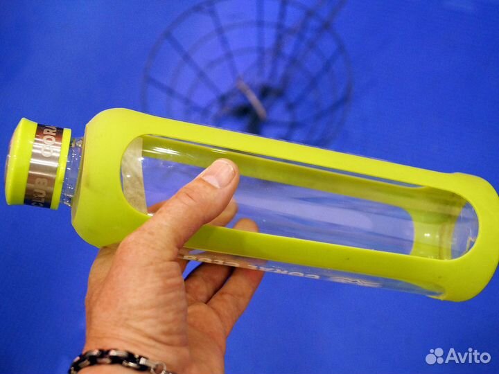 Стеклянная бутылка 