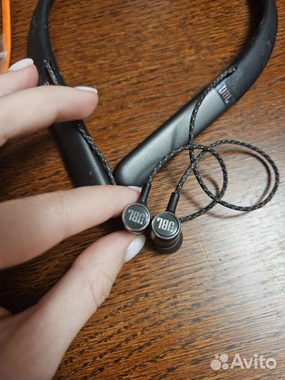 Беспроводные спортивные наушники jbl