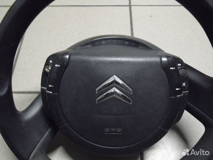 Рулевое колесо Ситроен С4