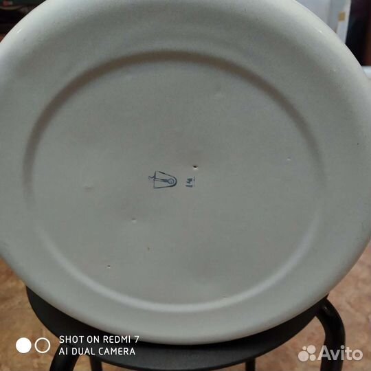 Кастрюля эмалированная большая