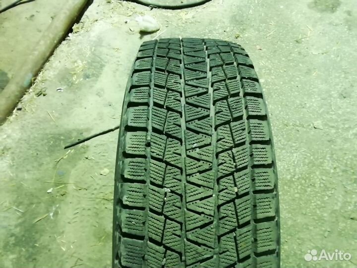 Bridgestone Blizzak DM-V1 235/75 и 235/75 R15 109R