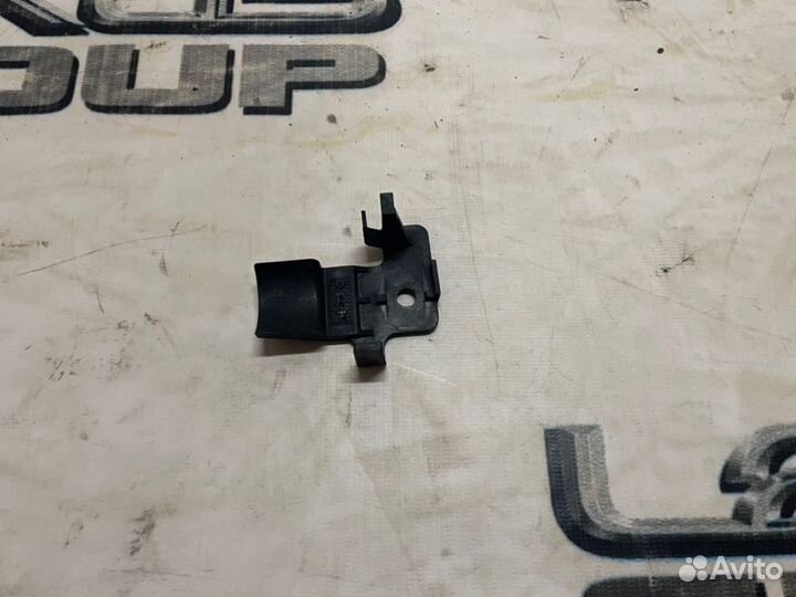 Кронштейн радиатора Land Rover Range Rover Velar